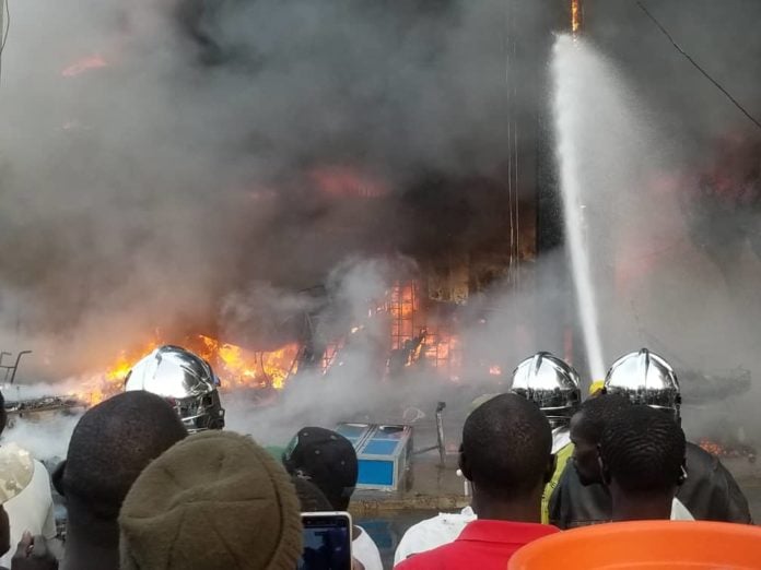 Port Autonome de Dakar : un incendie de classe A s'est déclaré au Môle 1
