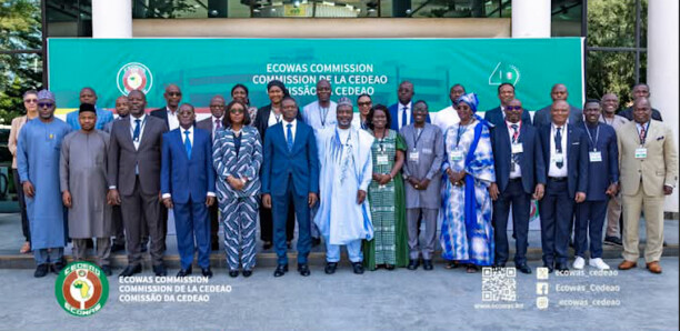 Afrique Rupture avec la CEDEAO : Environ 135 fonctionnaires des pays de l'AES cesseront leur activité en septembre 2025 Afrique Rupture avec la CEDEAO : Environ 135 fonctionnaires des pays de l'AES cesseront leur activité en septembre 2025