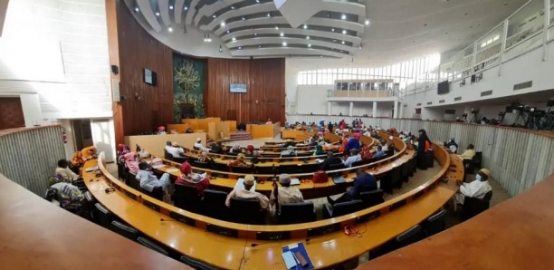Politique Assemblée nationale : deux questions sur le bureau du ministre Yankhoba Diémé