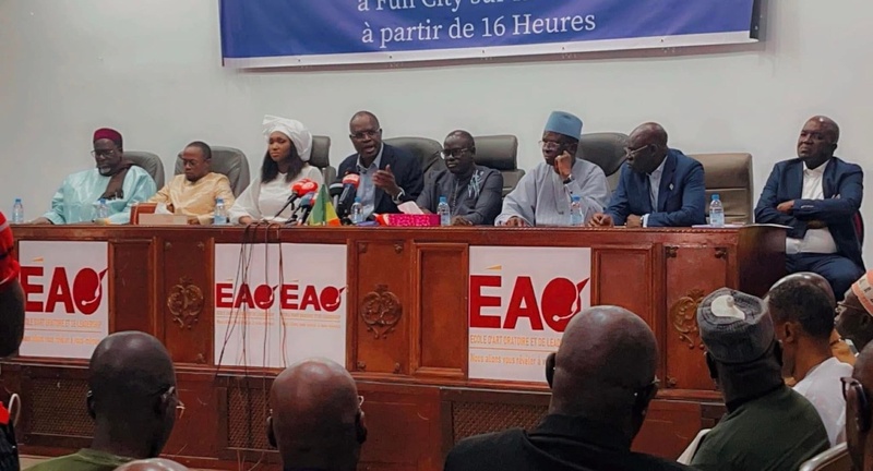 Création du Front pour la Défense de la Démocratie et de la République (FDR) au Sénégal