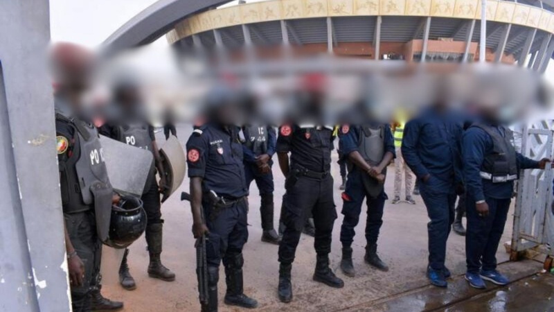 Lutte Sénégalaise : La Police Suspend sa Couverture Sécuritaire Après de Violents Incidents Lutte Sénégalaise : La Police Suspend sa Couverture Sécuritaire Après de Violents Incidents