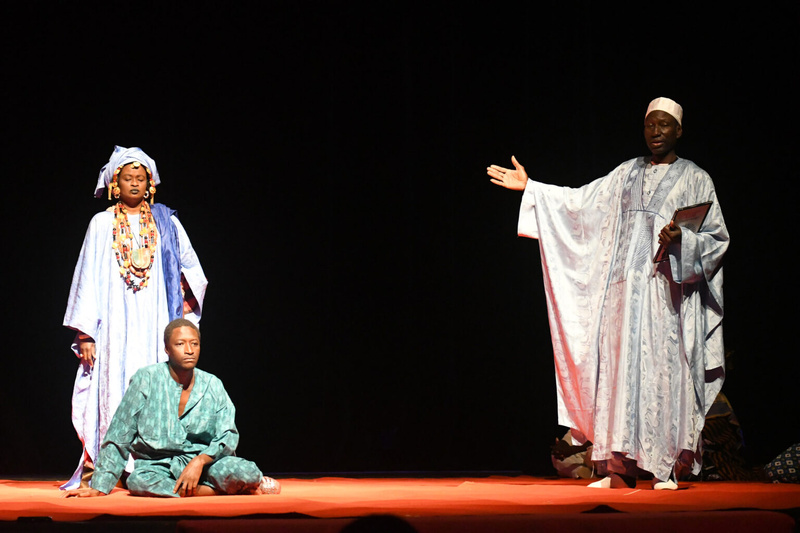 Succès Retentissant : L’Aventure Ambigüe captive Près de 1000 spectateurs à Sorano Succès Retentissant : L’Aventure Ambigüe captive Près de 1000 spectateurs à Sorano