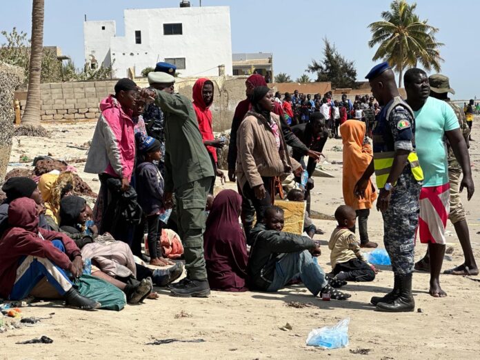 Une pirogue interceptée à Fimela avec plus de 300 migrants Une pirogue interceptée à Fimela avec plus de 300 migrants