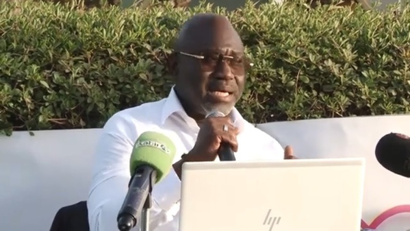 Thiès : Habib Vitin Dévoile Son Livre « Vitrine d’une Trajectoire » Thiès : Habib Vitin Dévoile Son Livre « Vitrine d’une Trajectoire »