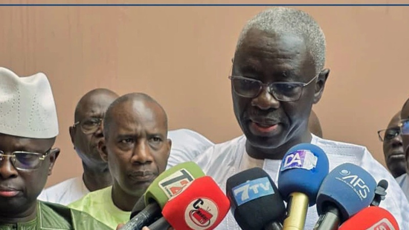 Rencontre entre Serigne Babacar Sy Mansour et le FDR : Un Appel à la Paix et à la Responsabilité Rencontre entre Serigne Babacar Sy Mansour et le FDR : Un Appel à la Paix et à la Responsabilité