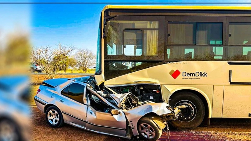 Accident mortel à Nakara : Cinq victimes dans une collision entre un bus et un véhicule de transport Accident mortel à Nakara : Cinq victimes dans une collision entre un bus et un véhicule de transport
