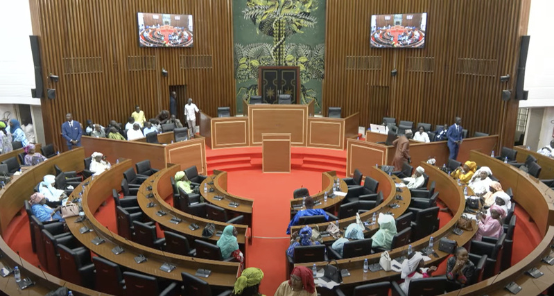 Assemblée nationale : Le gouvernement reporté à lundi suite au décès du Khalife général des Layènes Assemblée nationale : Le gouvernement reporté à lundi suite au décès du Khalife général des Layènes