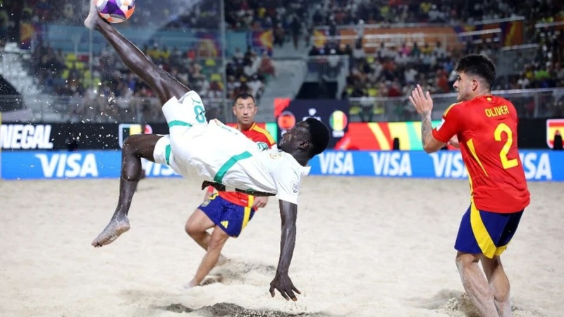 Entrée en fanfare du Sénégal face à l’Espagne au Mondial de Beach Soccer Entrée en fanfare du Sénégal face à l’Espagne au Mondial de Beach Soccer