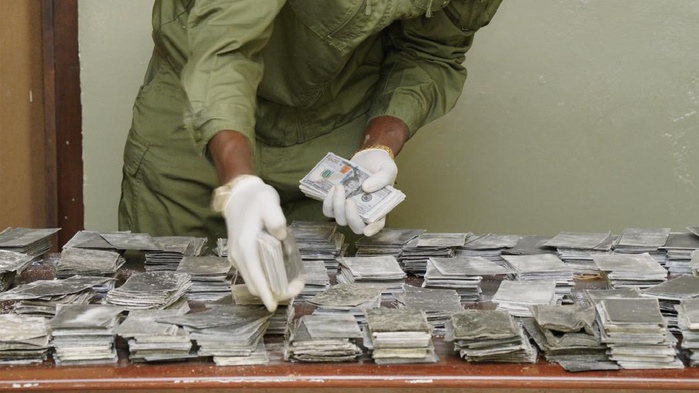Faux monnayage : les Douanes sénégalaises démantèlent deux réseaux et saisissent plus de 7,8 milliards FCFA en billets noirs