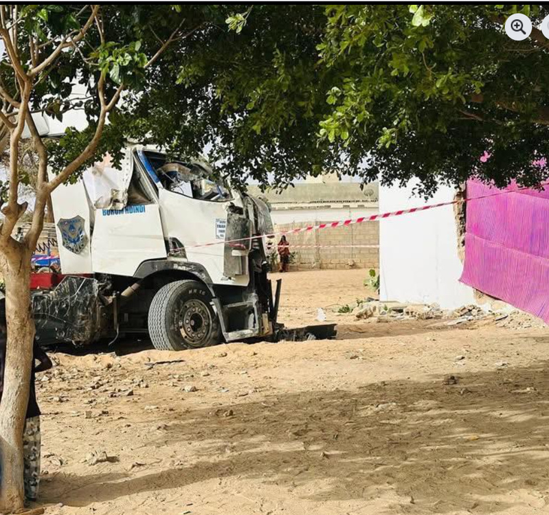 Mboro: Un camion dérape et tue une fille de 15 ans Mboro: Un camion dérape et tue une fille de 15 ans