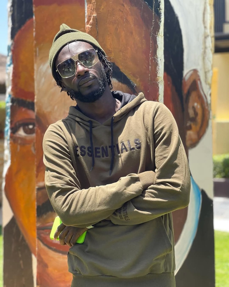 Akhlou Brick en deuil : Dayza confronté à une perte familiale Akhlou Brick en deuil : Dayza confronté à une perte familiale