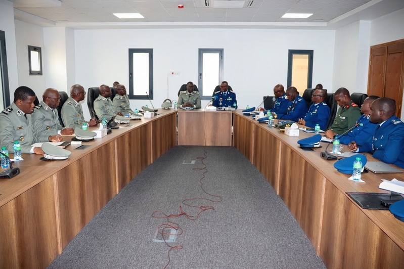 Coopération renforcée : Le Directeur des Douanes reçu par le Haut-commandant de la Gendarmerie nationale Coopération renforcée : Le Directeur des Douanes reçu par le Haut-commandant de la Gendarmerie nationale