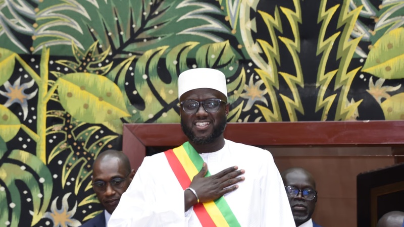 Véhicules des députés : El Malick Ndiaye défend une stratégie de rationalisation des dépenses Véhicules des députés : El Malick Ndiaye défend une stratégie de rationalisation des dépenses