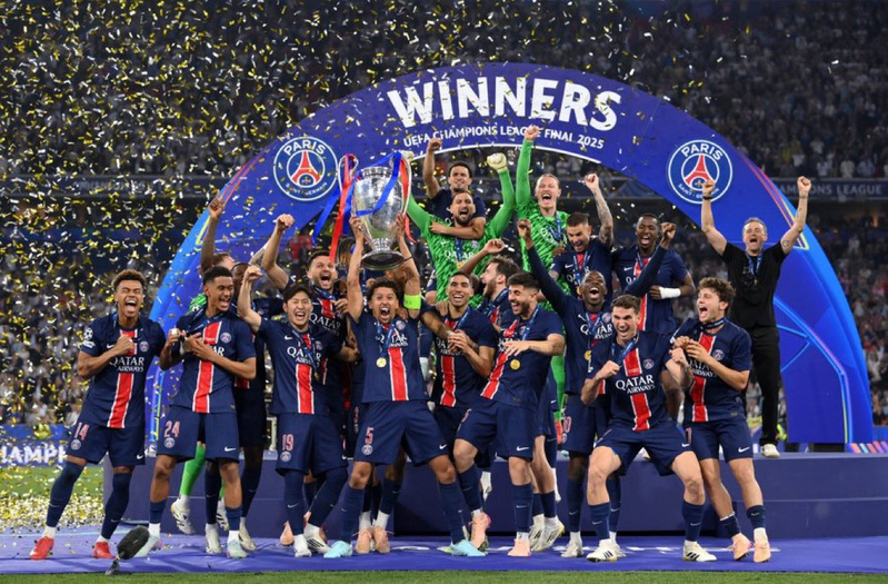 Paris Saint-Germain entre dans la légende avec un triplé et une victoire historique en Ligue des champions Paris Saint-Germain entre dans la légende avec un triplé et une victoire historique en Ligue des champions