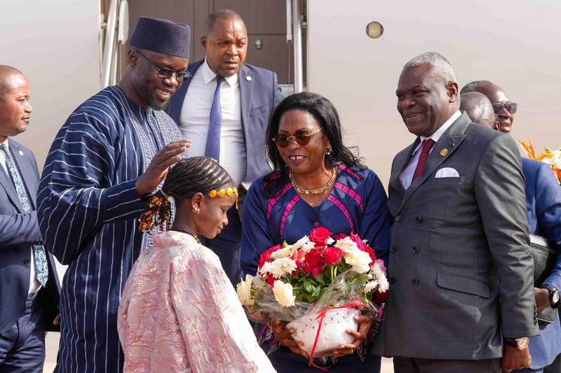Le Premier ministre congolais entame une visite de travail à Dakar pour renforcer les liens avec le Sénégal