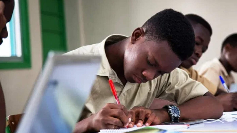 Examens 2025 : Le Président place l’éducation au centre des priorités nationales