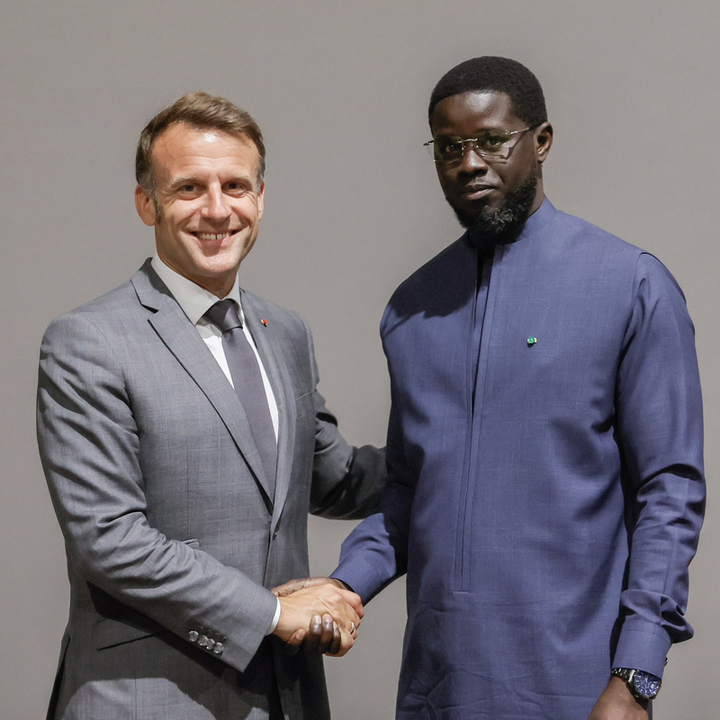 DIPLOMATIE BILATÉRALE : LE PRÉSIDENT BASSIROU DIOMAYE FAYE ÉCHANGE AVEC EMMANUEL MACRON À SÉVILLE DIPLOMATIE BILATÉRALE : LE PRÉSIDENT BASSIROU DIOMAYE FAYE ÉCHANGE AVEC EMMANUEL MACRON À SÉVILLE