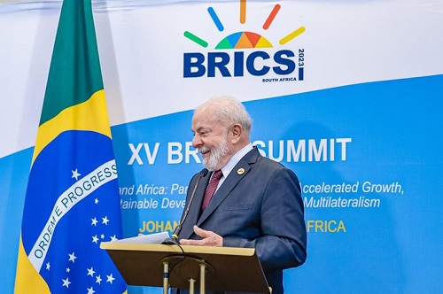 Les BRICS doivent accélérer la transformation des ressources stratégiques, selon Lula