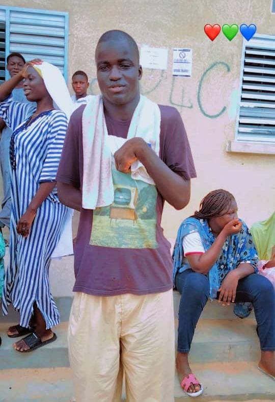 Bachelier avec mention bien, Pape Natango Mbaye impressionne par sa détermination malgré le handicap