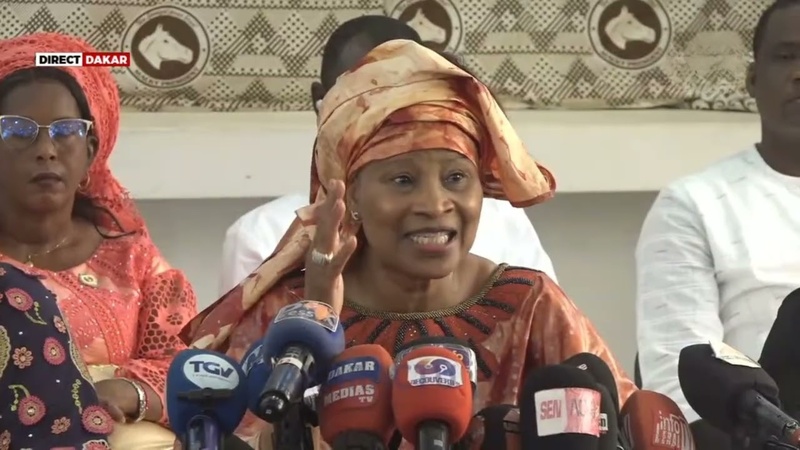Aïssatou Tall Sall répond fermement à Ousmane Sonko : « L’opposition est bien présente » Aïssatou Tall Sall répond fermement à Ousmane Sonko : « L’opposition est bien présente »