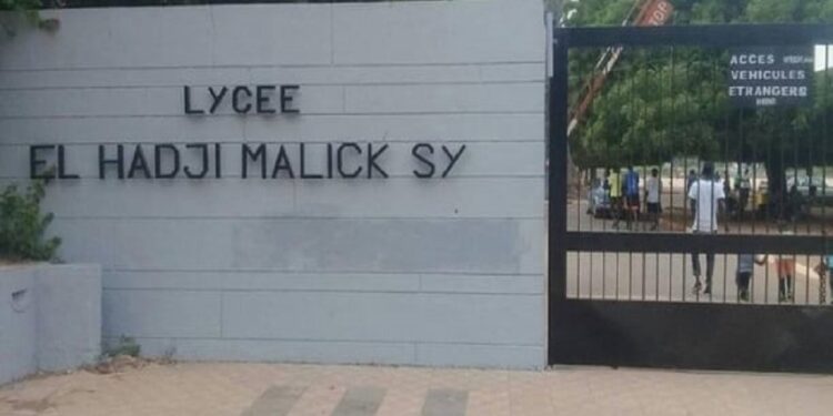 Baccalauréat 2025 : Le Lycée Malick Sy de Thiès affiche de bons résultats Baccalauréat 2025 : Le Lycée Malick Sy de Thiès affiche de bons résultats