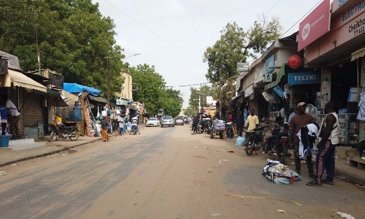 "Les maquette-man" du marché "Moussanté" de Thiès face à la crise "Les maquette-man" du marché "Moussanté" de Thiès face à la crise