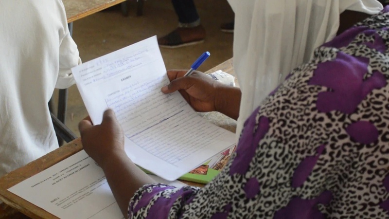 Scandale au BFEM à Louga : un réseau de triche démantelé dans un centre d'examen Scandale au BFEM à Louga : un réseau de triche démantelé dans un centre d'examen