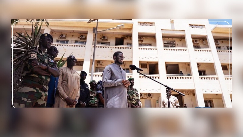 Fin de la présence militaire française : Diomaye Faye visite les emprises restituées à l’État sénégalais Fin de la présence militaire française : Diomaye Faye visite les emprises restituées à l’État sénégalais