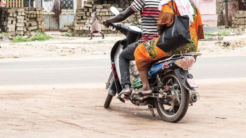 🚨 Tambacounda : un conducteur de moto arrêté pour viol et vol sur une étudiante