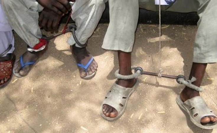 Deux enfants talibés enchaînés dans un enclos à Joal : l’horreur absolue