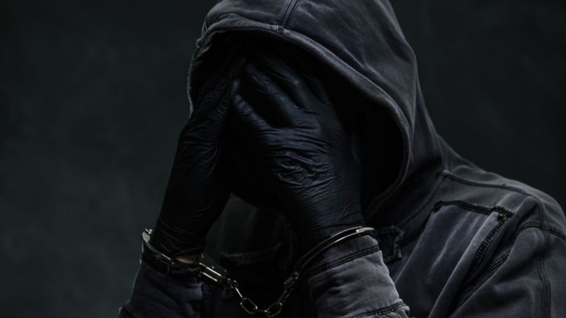 Affaire Kocc : Un présumé complice arrêté à l’aéroport alors qu’il tentait de quitter le pays Affaire Kocc : Un présumé complice arrêté à l’aéroport alors qu’il tentait de quitter le pays