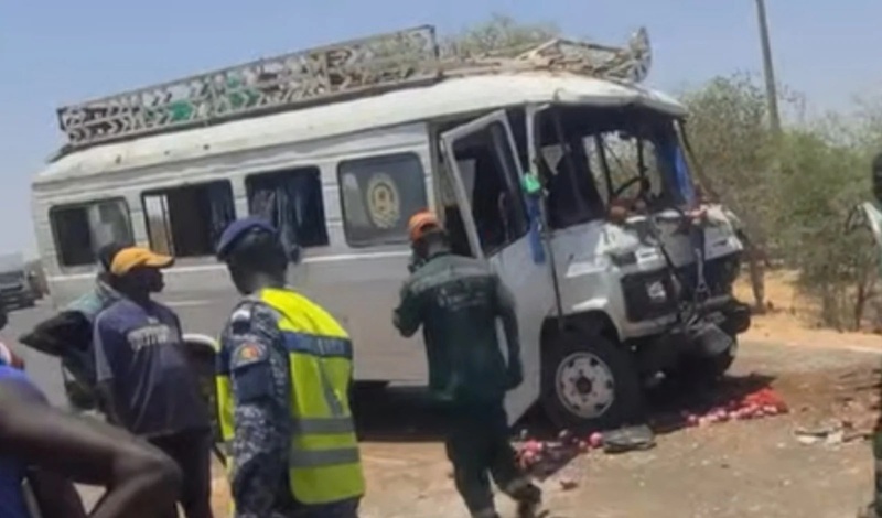 Drame à Castors : un car « Ndiaga Ndiaye » fauche mortellement trois personnes Drame à Castors : un car « Ndiaga Ndiaye » fauche mortellement trois personnes