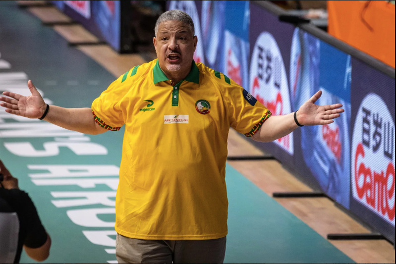 Afrobasket 2025 : Otis Hughley Jr critique l’arbitrage après la quatrième place du Sénégal