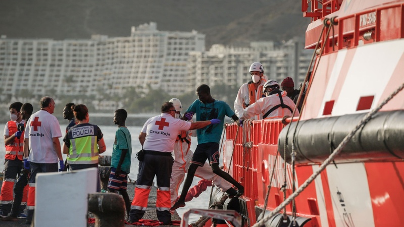 179 migrants secourus au large des Canaries, un mort et un blessé grave 179 migrants secourus au large des Canaries, un mort et un blessé grave