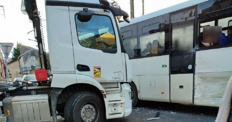 Collision mortelle à Sinthiou Malem dans la région de Tambacounda : un décès et plusieurs blessés Collision mortelle à Sinthiou Malem dans la région de Tambacounda : un décès et plusieurs blessés