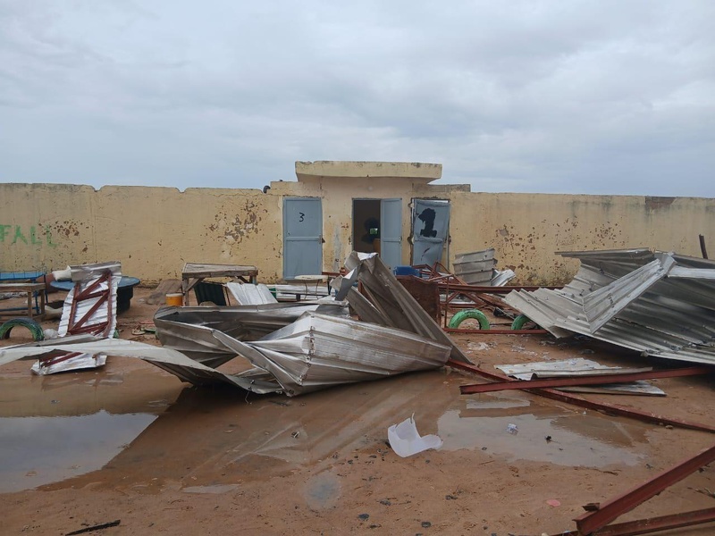 Mbacké : la toiture du stade municipal arrachée par un violent coup de vent, plusieurs blessés signalés Mbacké : la toiture du stade municipal arrachée par un violent coup de vent, plusieurs blessés signalés