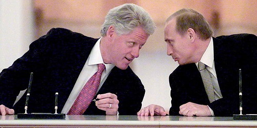 Clinton à Poutine: l’Otan ne menace pas la Russie, révèlent des archives américaines déclassifiées