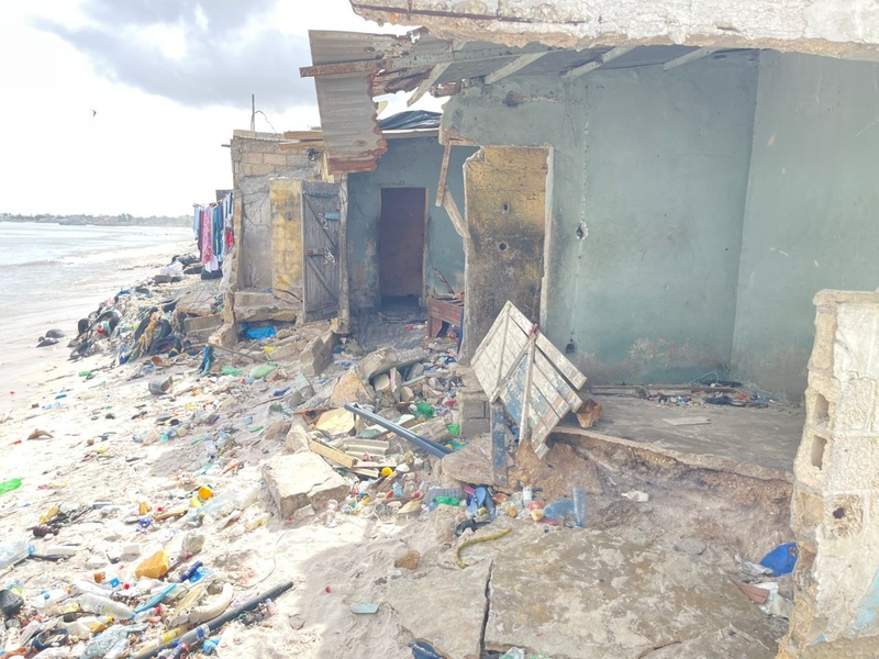 Forte houle à Thiaroye-sur-mer et Yarakh : dégâts matériels, érosion côtière et appel au relogement des sinistrés Forte houle à Thiaroye-sur-mer et Yarakh : dégâts matériels, érosion côtière et appel au relogement des sinistrés
