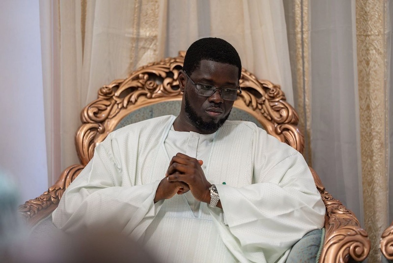 Bassirou Diomaye Faye annonce un budget dédié au culte lors de sa visite à Tivaouane Bassirou Diomaye Faye annonce un budget dédié au culte lors de sa visite à Tivaouane
