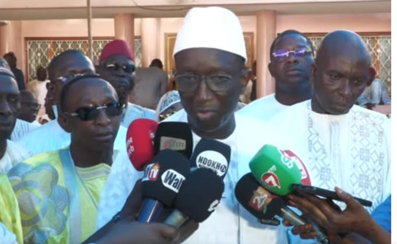 Amadou Bâ reçu par le Khalife général des Tidianes en prélude au Gamou de Tivaouane