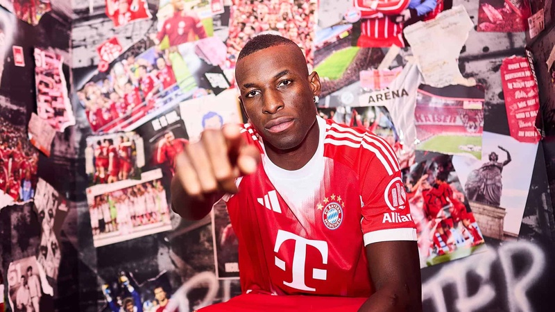 Nicolas Jackson officiellement présenté au Bayern Munich Nicolas Jackson officiellement présenté au Bayern Munich