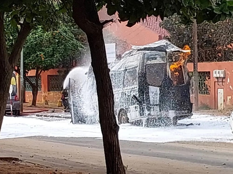 Panique à Grand-Yoff : une fourgonnette chargée de gaz explose en pleine rue