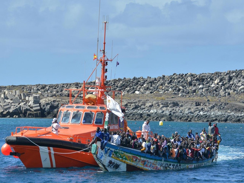 Espagne : arrestation de 19 suspects après des meurtres et tortures sur un bateau de migrants parti du Sénégal Espagne : arrestation de 19 suspects après des meurtres et tortures sur un bateau de migrants parti du Sénégal