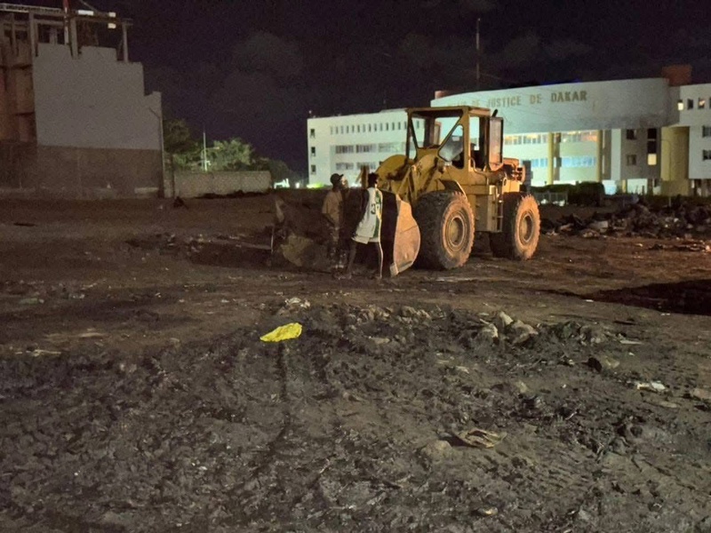 Dakar : le garage Lat Dior rasé dans l’opération contre les occupations anarchiques Dakar : le garage Lat Dior rasé dans l’opération contre les occupations anarchiques