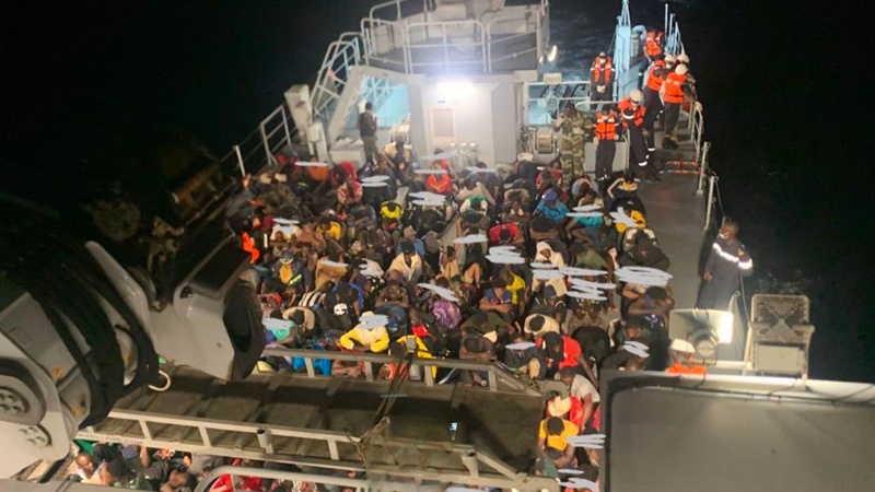 Dakar : la Marine nationale intercepte 282 migrants au large