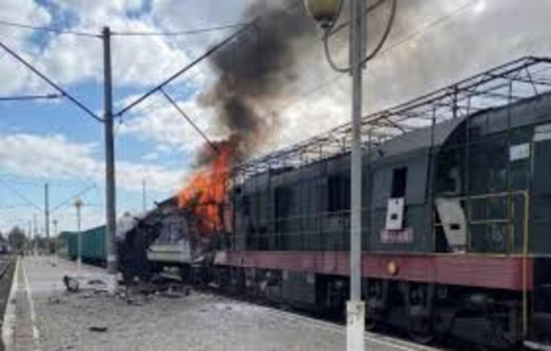 Guerre en Ukraine : Une attaque de drone russe fait au moins un mort et trente blessés Guerre en Ukraine : Une attaque de drone russe fait au moins un mort et trente blessés