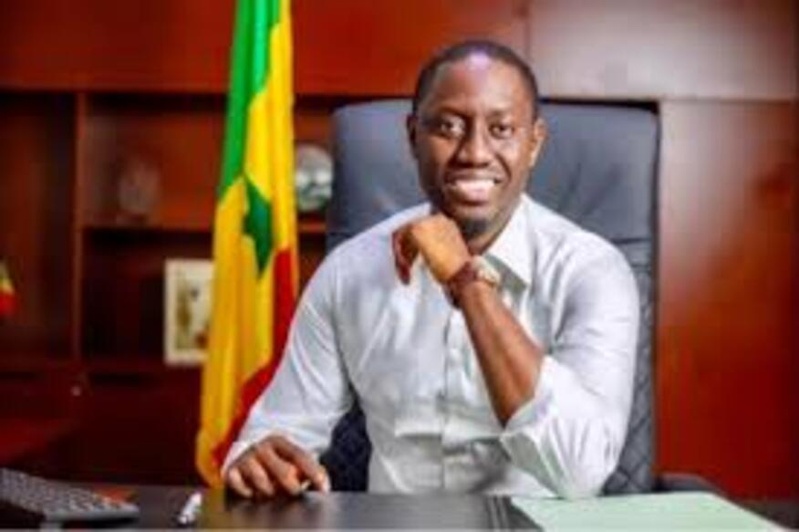 Interpellation à l’AIBD : l’ancien ministre Pape Malick Ndour interdit de sortie du territoire Interpellation à l’AIBD : l’ancien ministre Pape Malick Ndour interdit de sortie du territoire