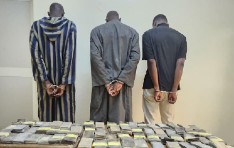 Sénégal : Gros coup des Douanes contre le faux monnayage et les faux médicaments Sénégal : Gros coup des Douanes contre le faux monnayage et les faux médicaments