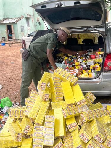 Sénégal : Gros coup des Douanes contre le faux monnayage et les faux médicaments Sénégal : Gros coup des Douanes contre le faux monnayage et les faux médicaments