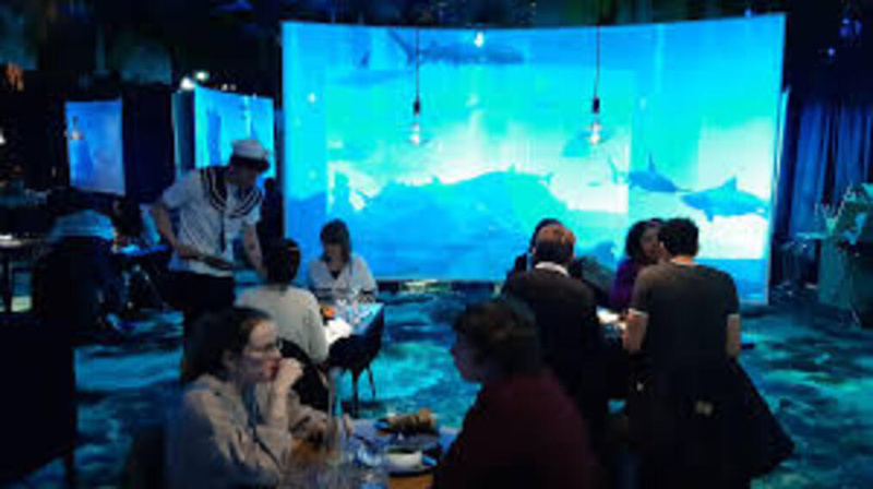 Hauts-de-Seine. Ce nouveau restaurant immersif envoie les clients dans les fonds marins Hauts-de-Seine. Ce nouveau restaurant immersif envoie les clients dans les fonds marins
